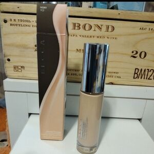 BECCA Ultimate Coverage Foundation in Ivory 1C2